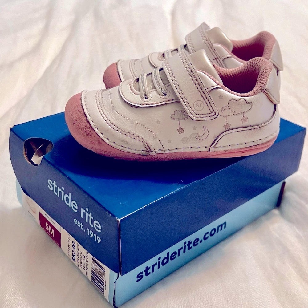 Stride Rite Soft Motion Adalyn Girls Sneaker - White and Pink - Picture 3 of 8